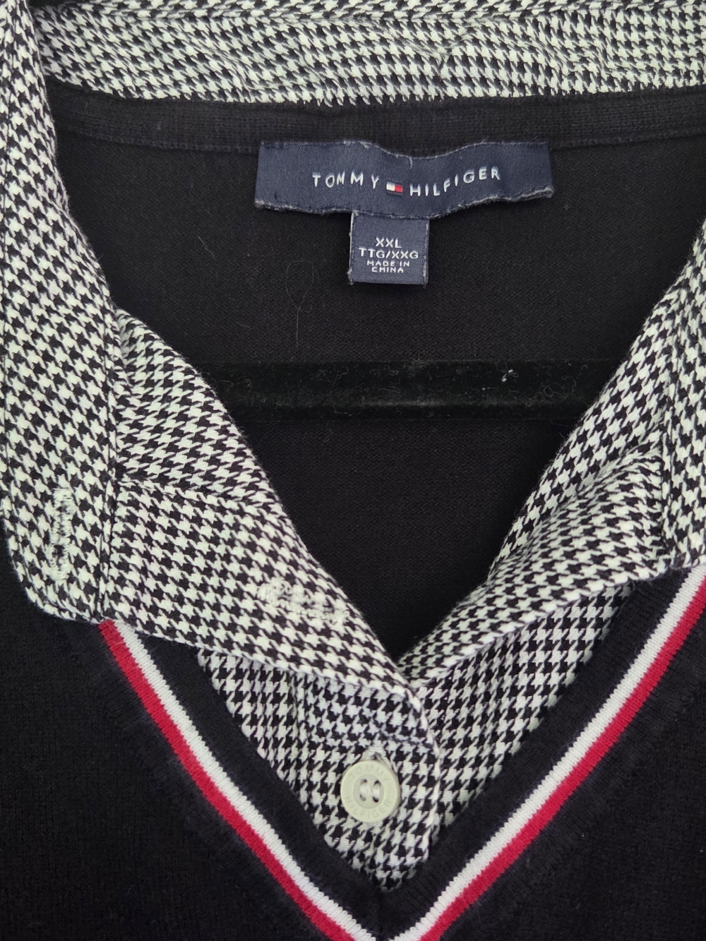 Tommy Hilfiger Black V-Neck Pullover with Houndstooth Shirt Detail - Picture 2 of 3